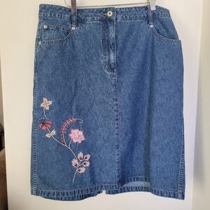 Vtg Embroidered denim skirt
